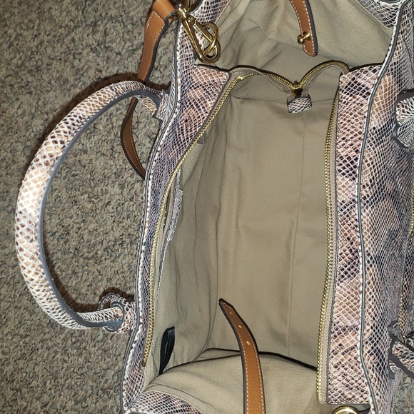 G.I.L.I Snake Printed Leather Bag - Picture 8 of 17